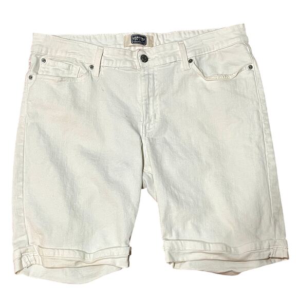 Levi Strauss Signature Ivory Stretch Jean Shorts Women Size 14 W36 L8.5 Slim Cut - Picture 1 of 5